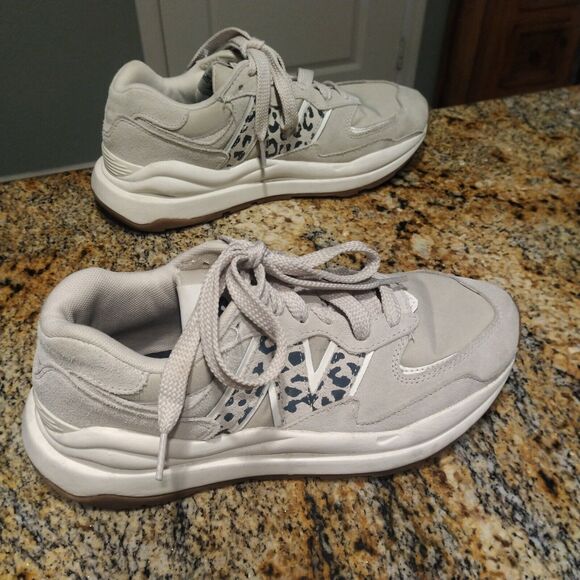EUC New Balance 57/40 Timberwolf Leopard Gray Sneakers W5740APB Women's US 8 B - Picture 5 of 11